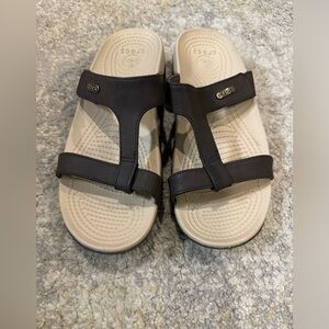 Crocs Ella Comfort Path Sandals